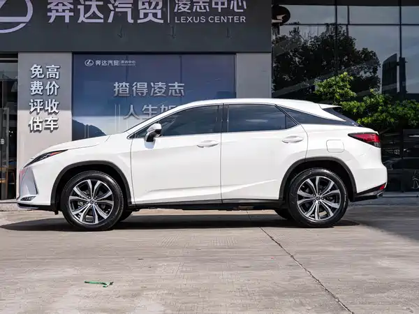 Lexus RX 2021