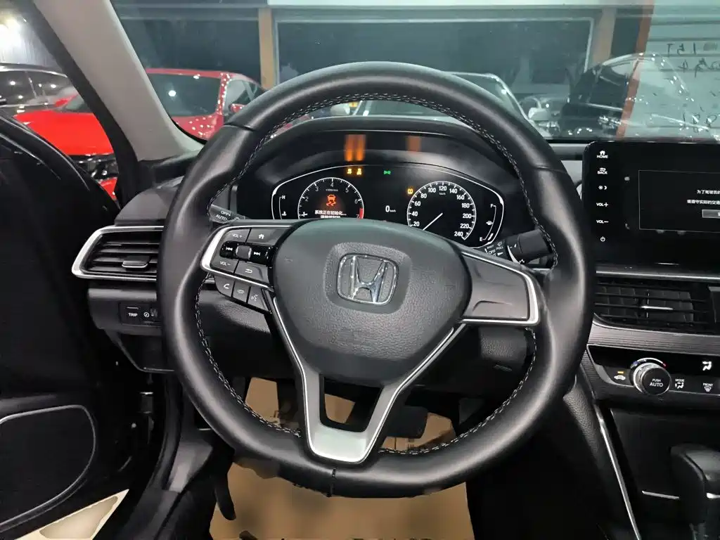 Honda Accord 2022 — фото 11