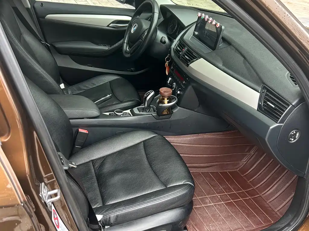 BMW X1 2015 — фото 11