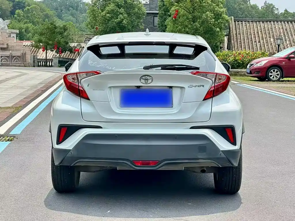 Toyota C-HR 2022 — фото 13