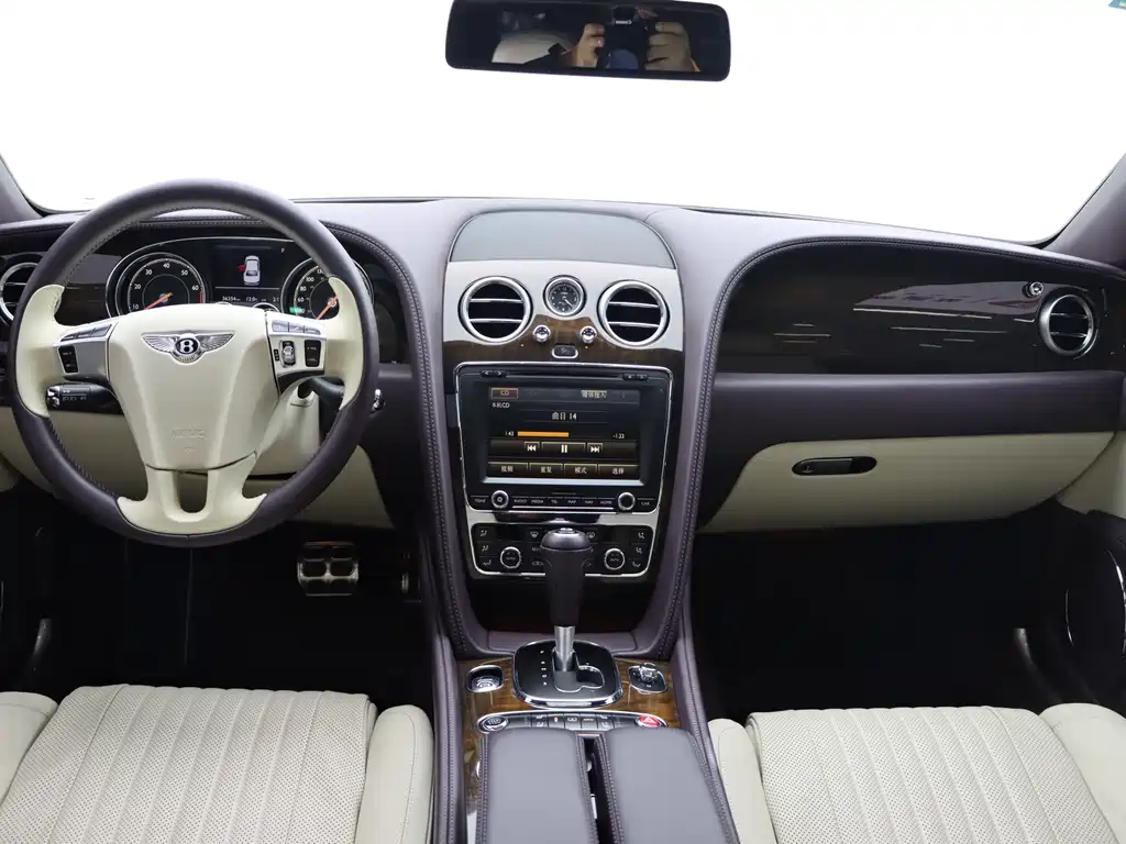 Bentley Flying Spur 2018 — фото 21