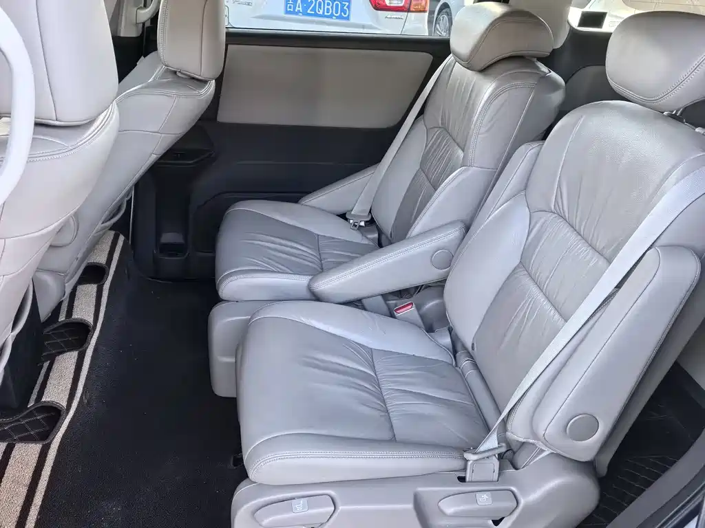 Honda Odyssey 2018 — фото 5