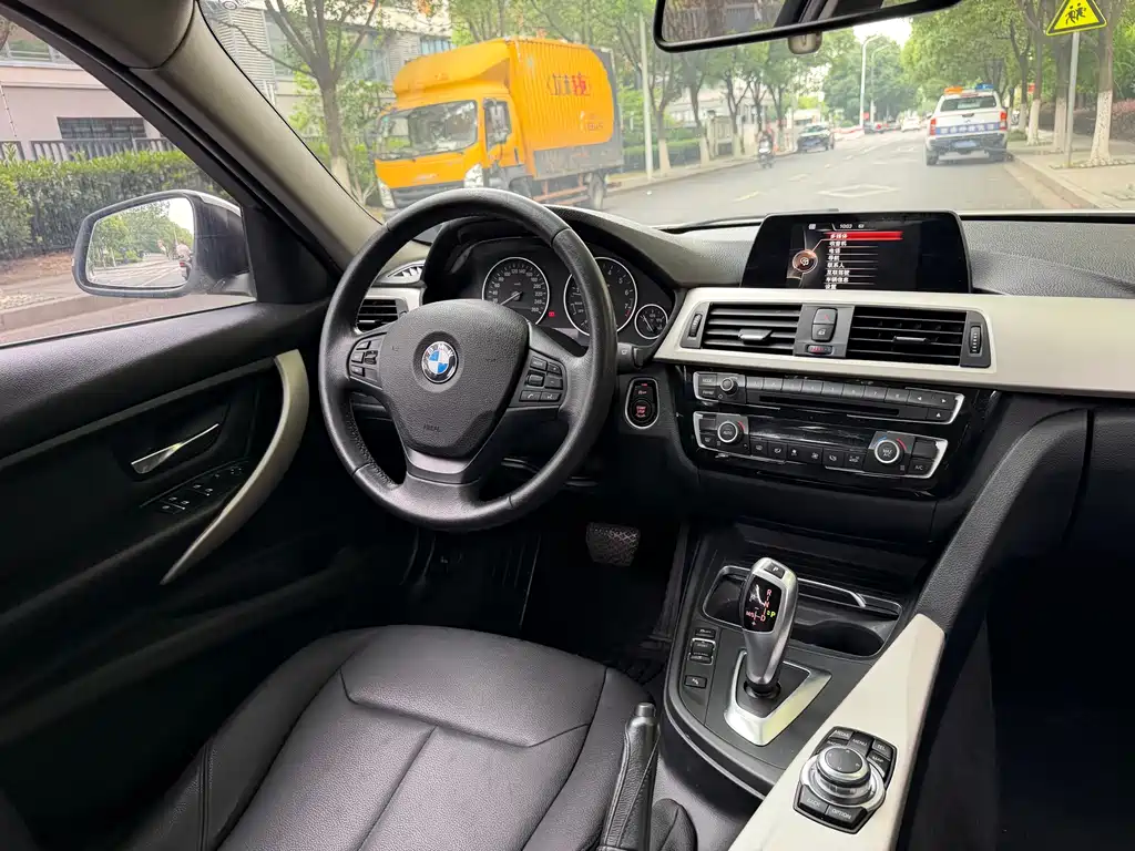 BMW 3 Series 2015 — фото 13