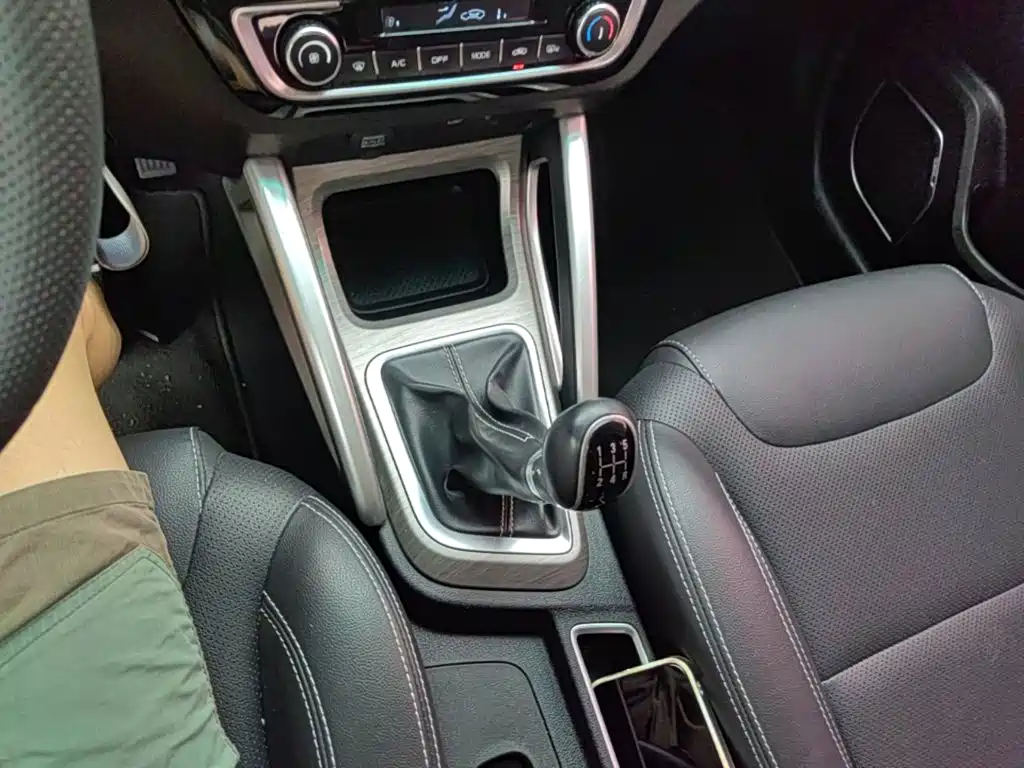 Geely Vision X3 2018 — фото 14