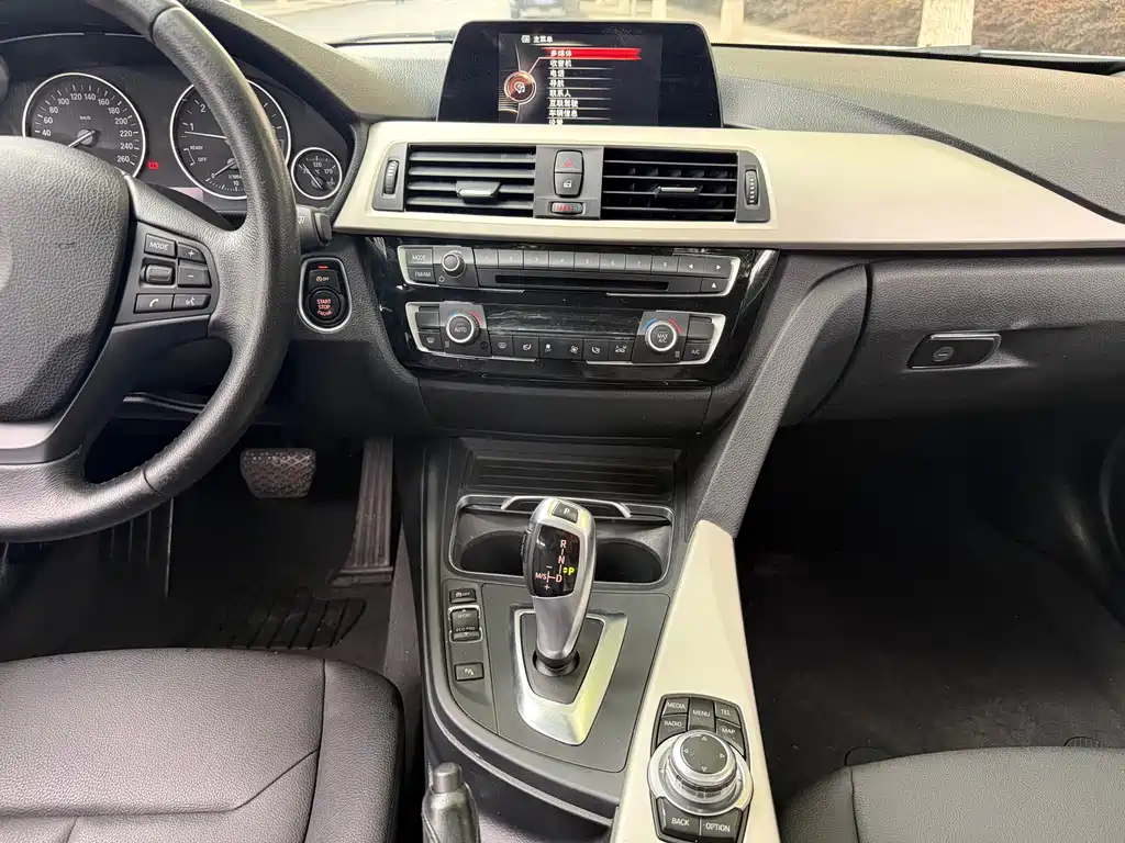 BMW 3 Series 2015 — фото 12