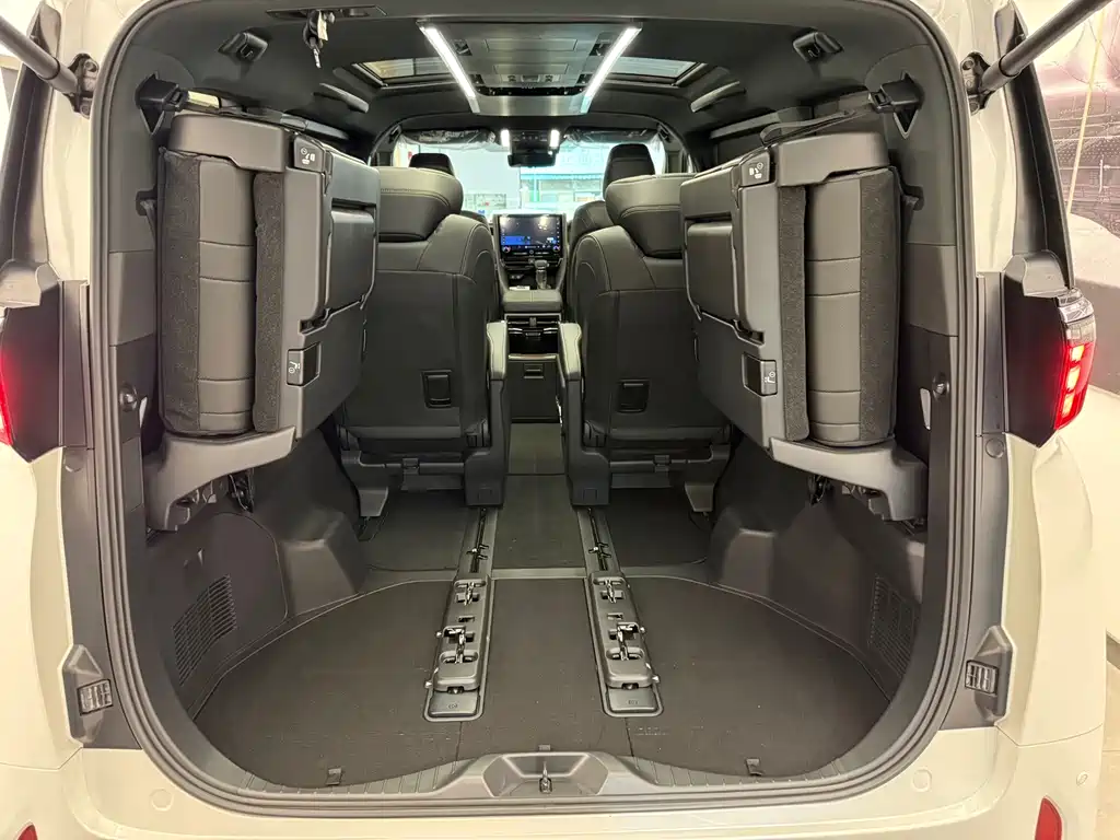Toyota Alphard 2025 — фото 12