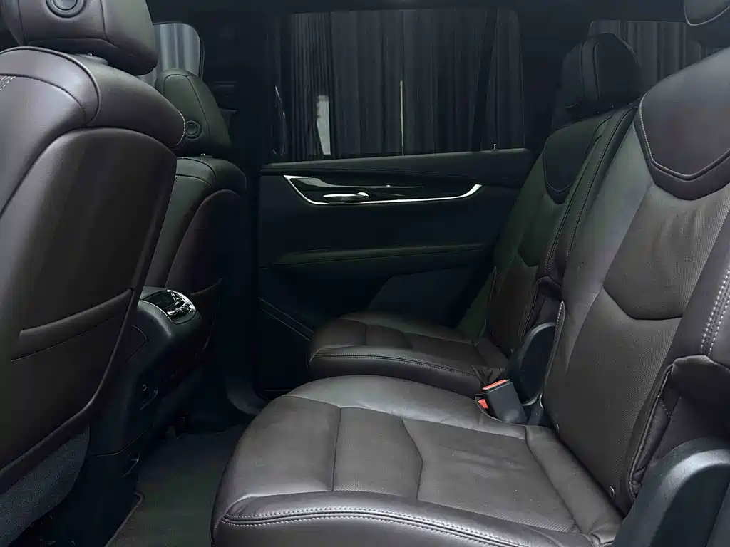 Cadillac XT6 2019 — фото 14