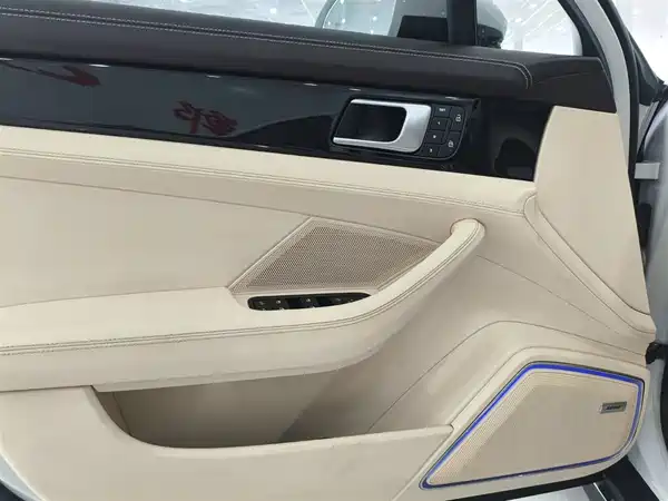 Porsche Panamera 2021