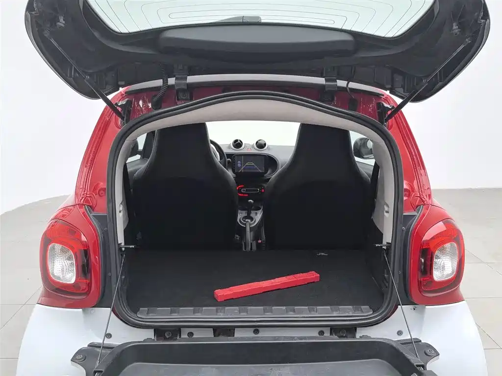 smart Fortwo 2018 — фото 16