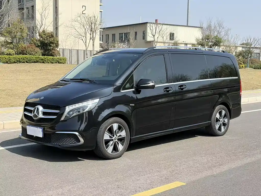 Mercedes-Benz V-Class 2021 — фото 1