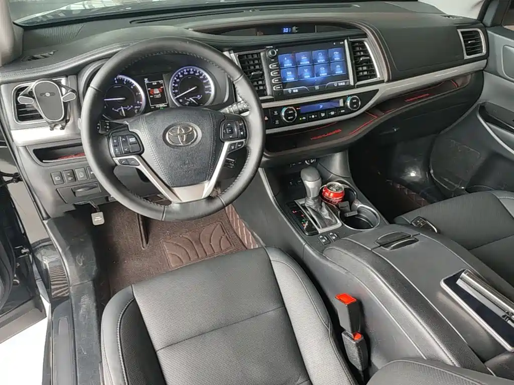 Toyota Highlander 2020 — фото 10