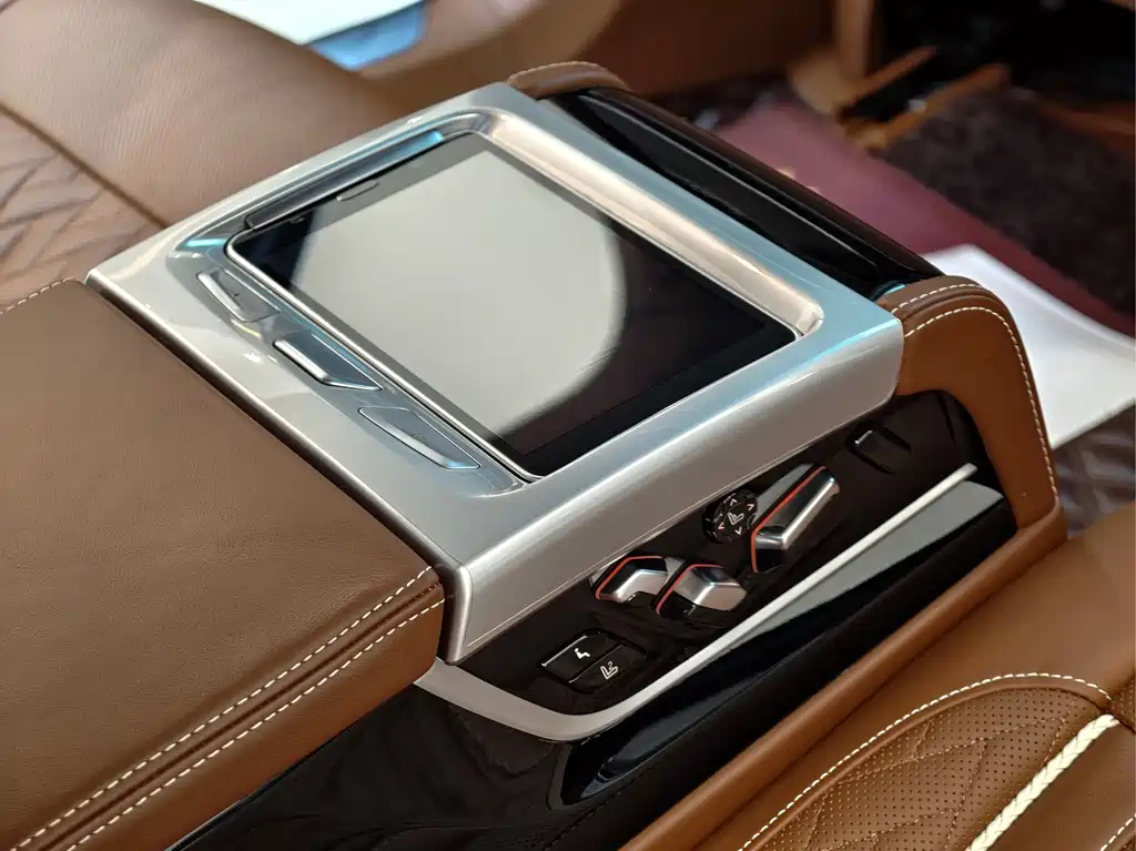 BMW 7 Series 2021 — фото 13