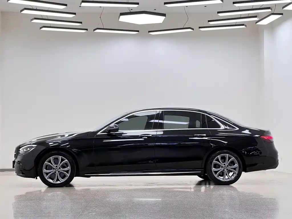Mercedes-Benz E-Class 2021 — фото 4