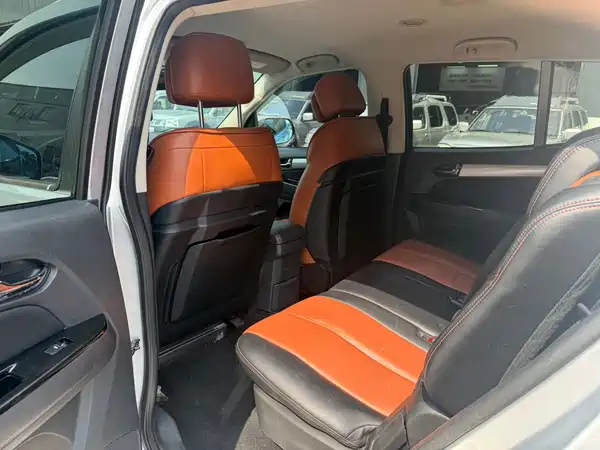 Isuzu Mu-X Shepherd 2017