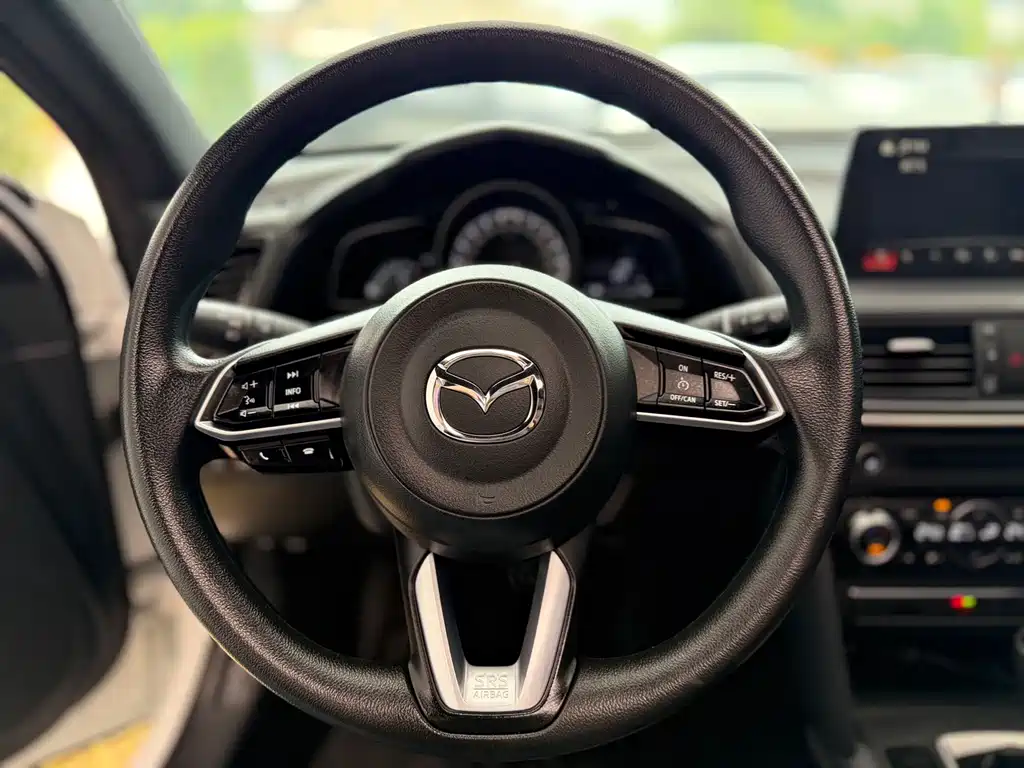 Mazda CX-4 2023 — фото 10