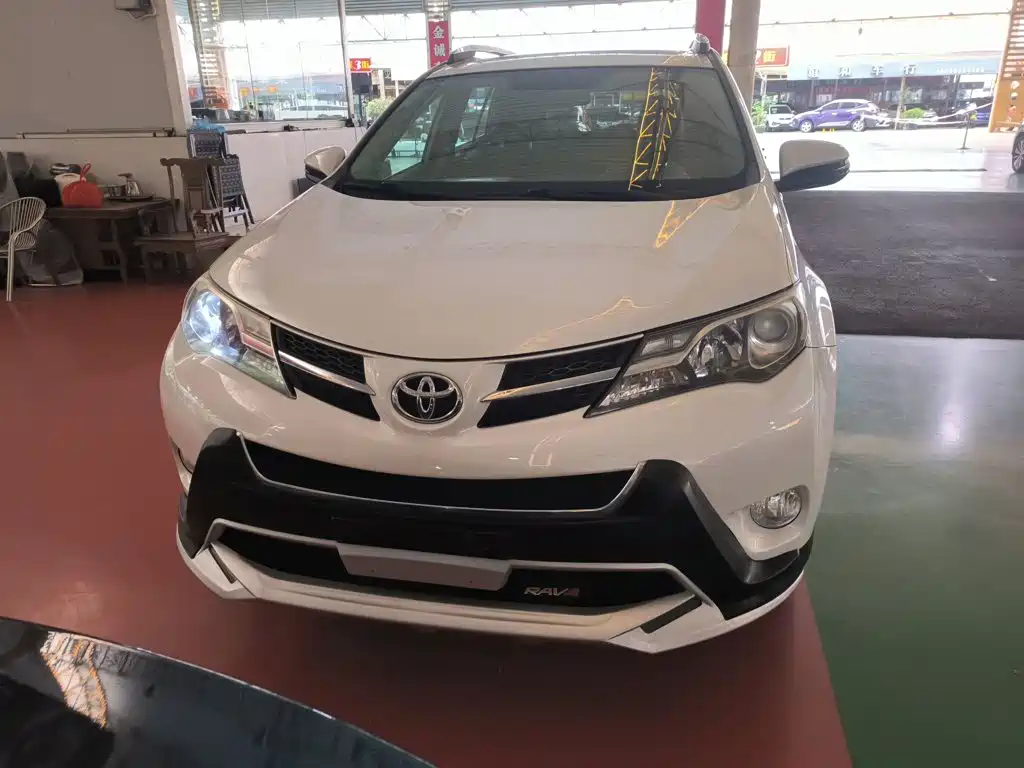 Toyota RAV4 2015