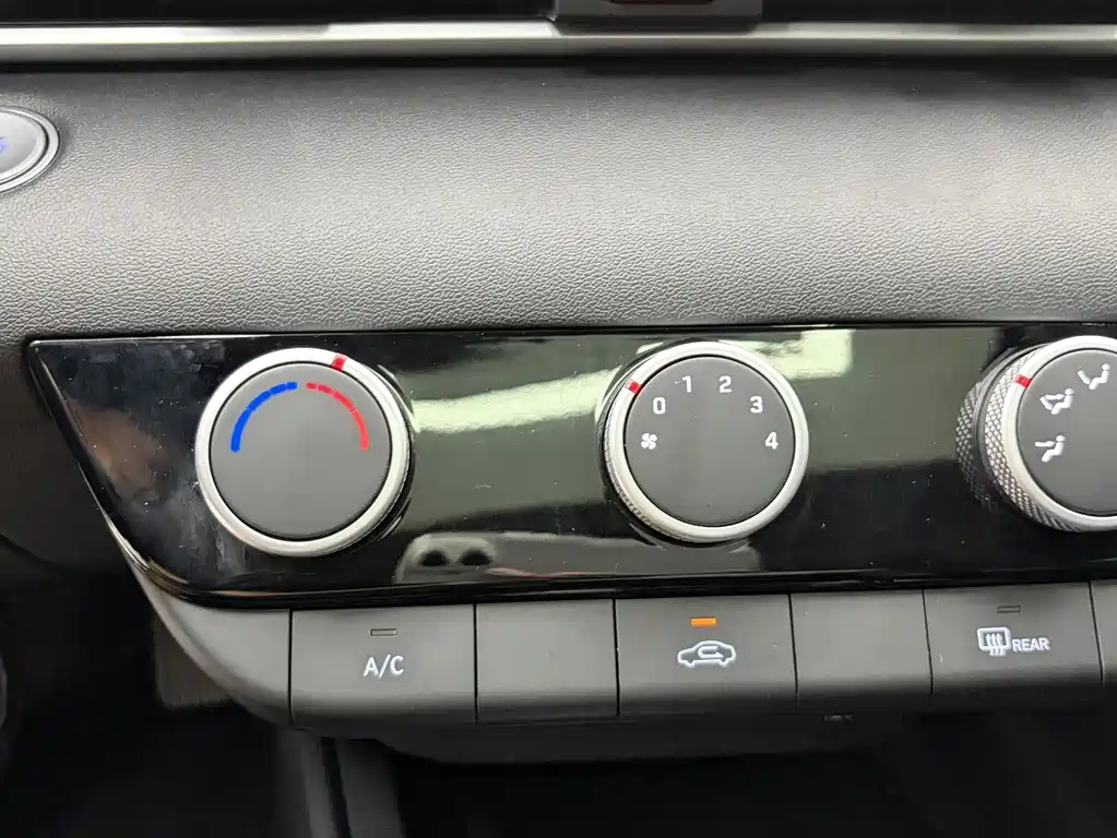Hyundai Elantra 2023 — фото 13