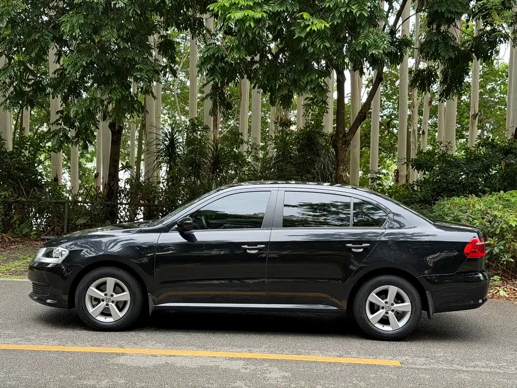 Volkswagen Lavida 2013