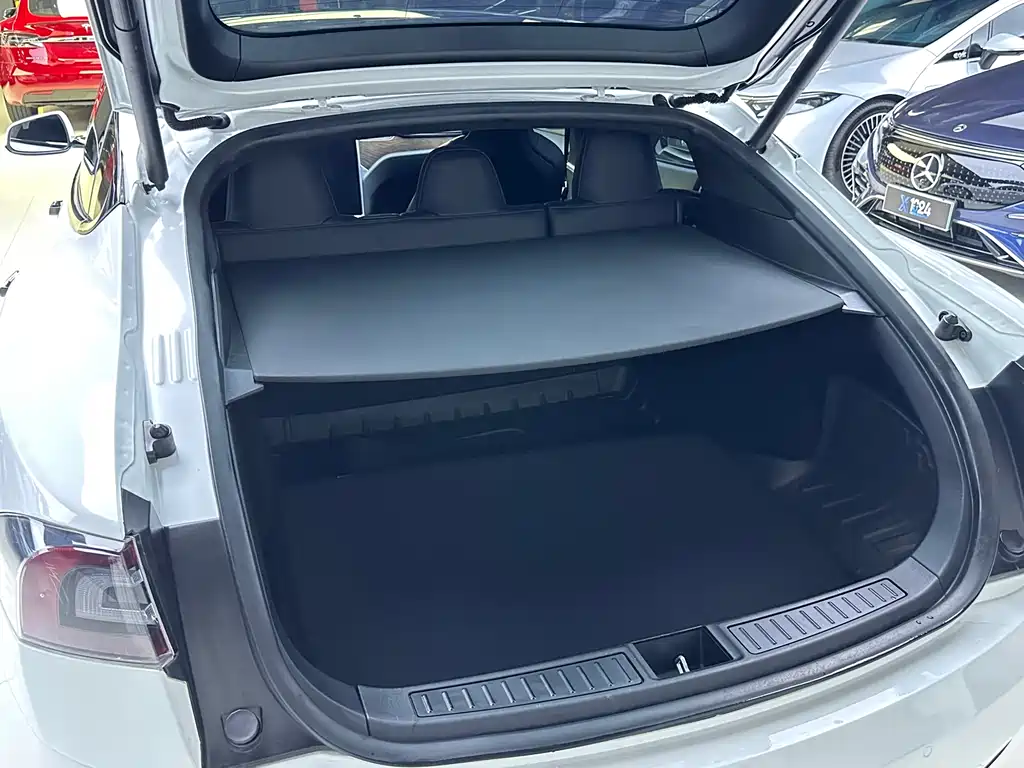Tesla Model S 2018 — фото 10