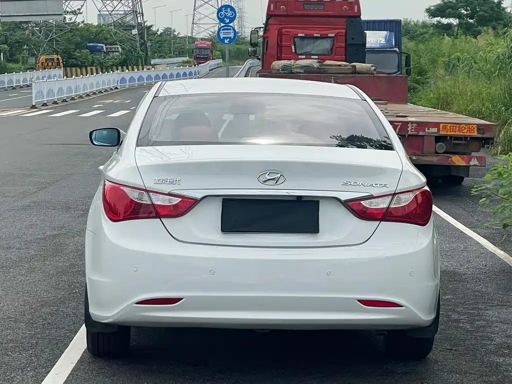 Hyundai Sonata 2014 — фото 8