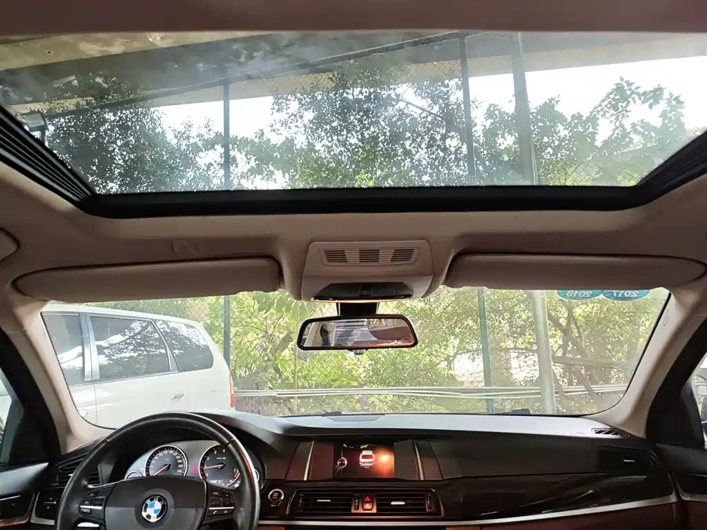 BMW 5 Series 2016 — фото 18