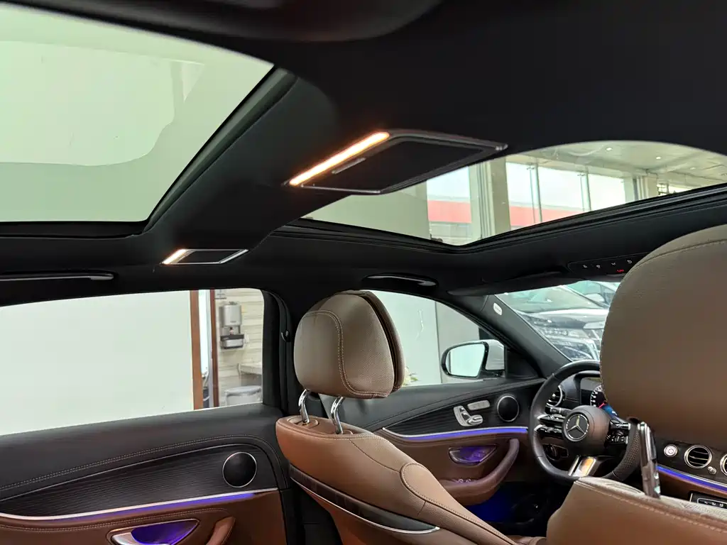 Mercedes-Benz E-Class 2023 — фото 12