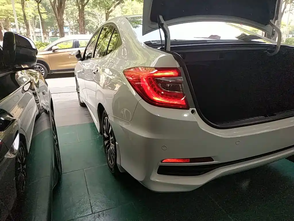 Honda Crider 2015