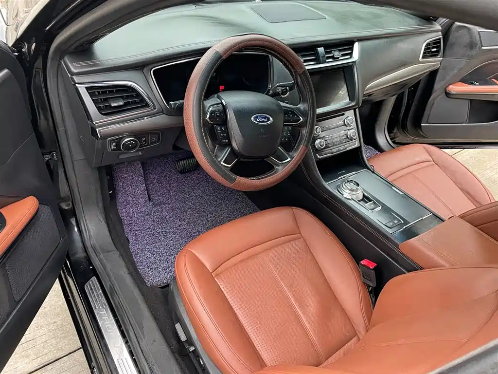 Ford Taurus 2018 — фото 11