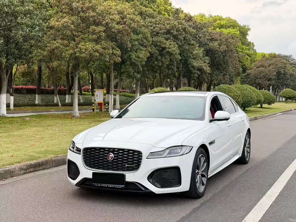 Jaguar XFL 2023 — фото 1