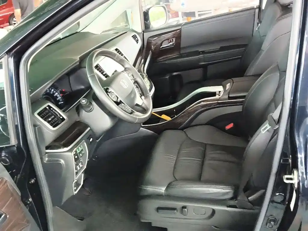 Honda Odyssey 2021 — фото 15