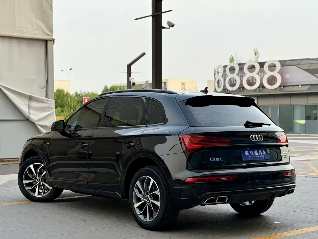 Audi Q5L 2023 — фото 4