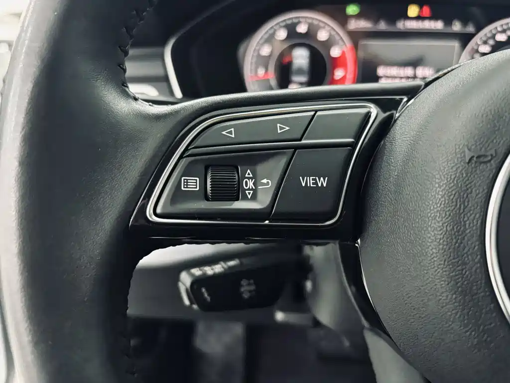 Audi A4L 2020 — фото 20