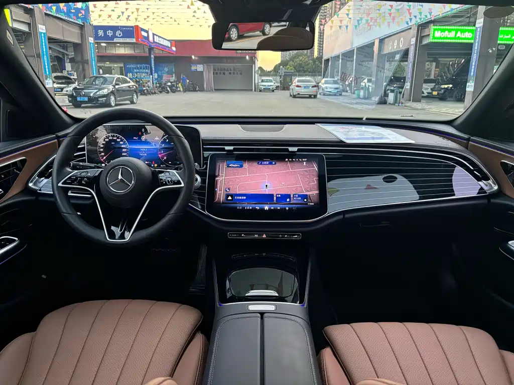Mercedes-Benz E-Class 2025 — фото 10