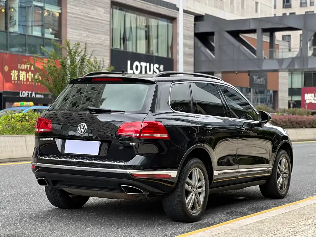 Volkswagen Touareg 2018 — фото 19