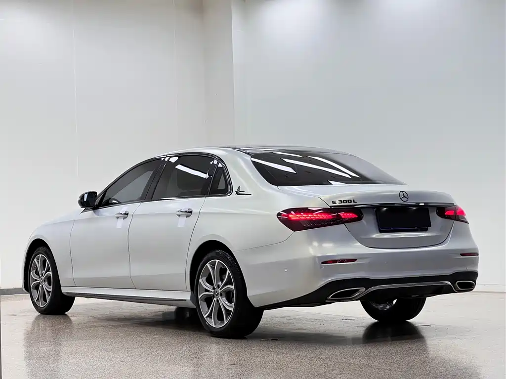 Mercedes-Benz E-Class 2022