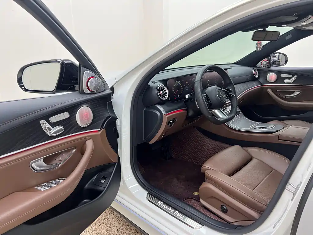 Mercedes-Benz E-Class 2022 — фото 14