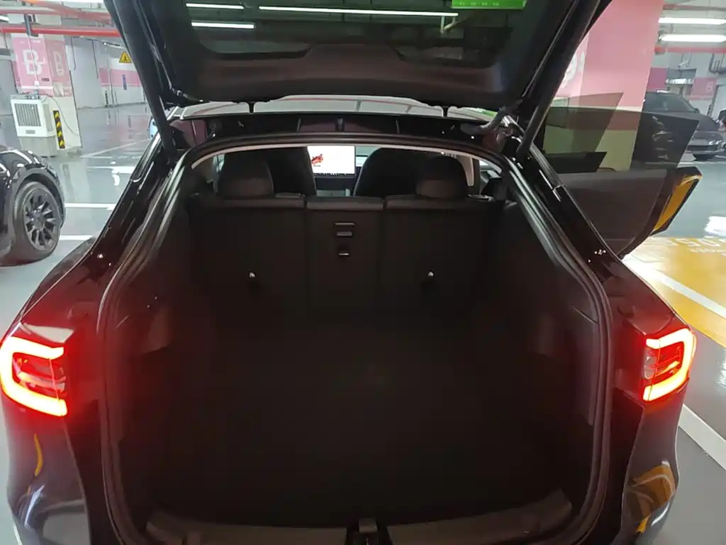 Tesla Model Y 2023 — фото 19