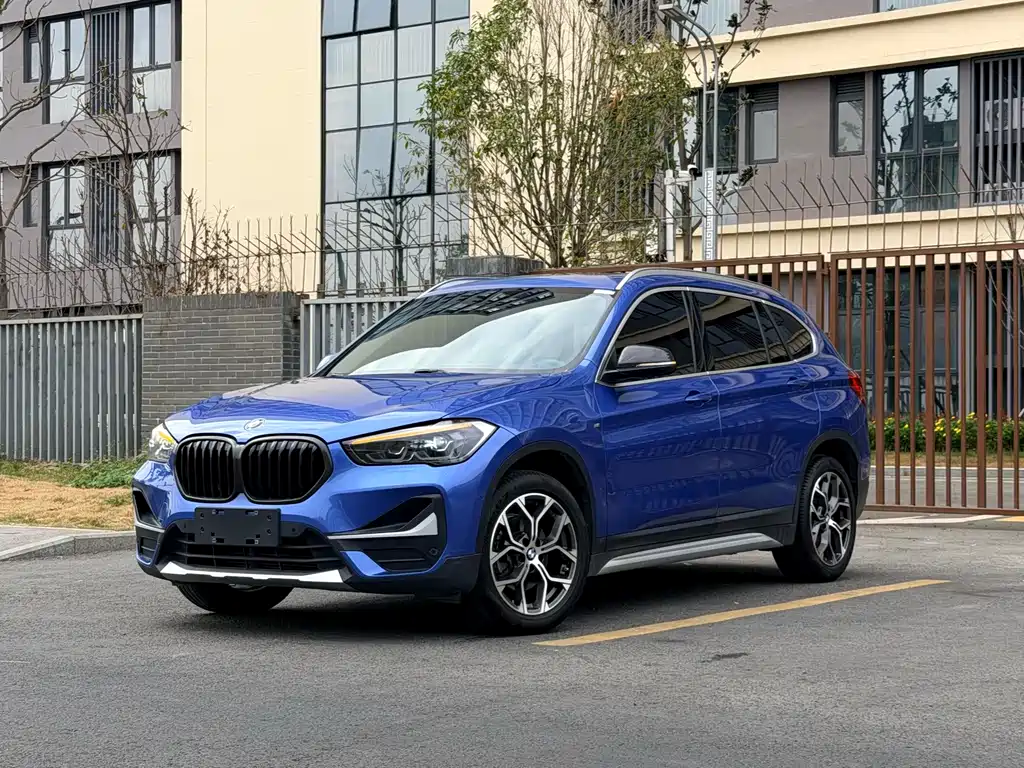 BMW X1 2020 — фото 1