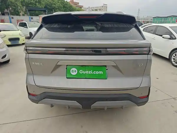 Geely Galaxy L7 2024