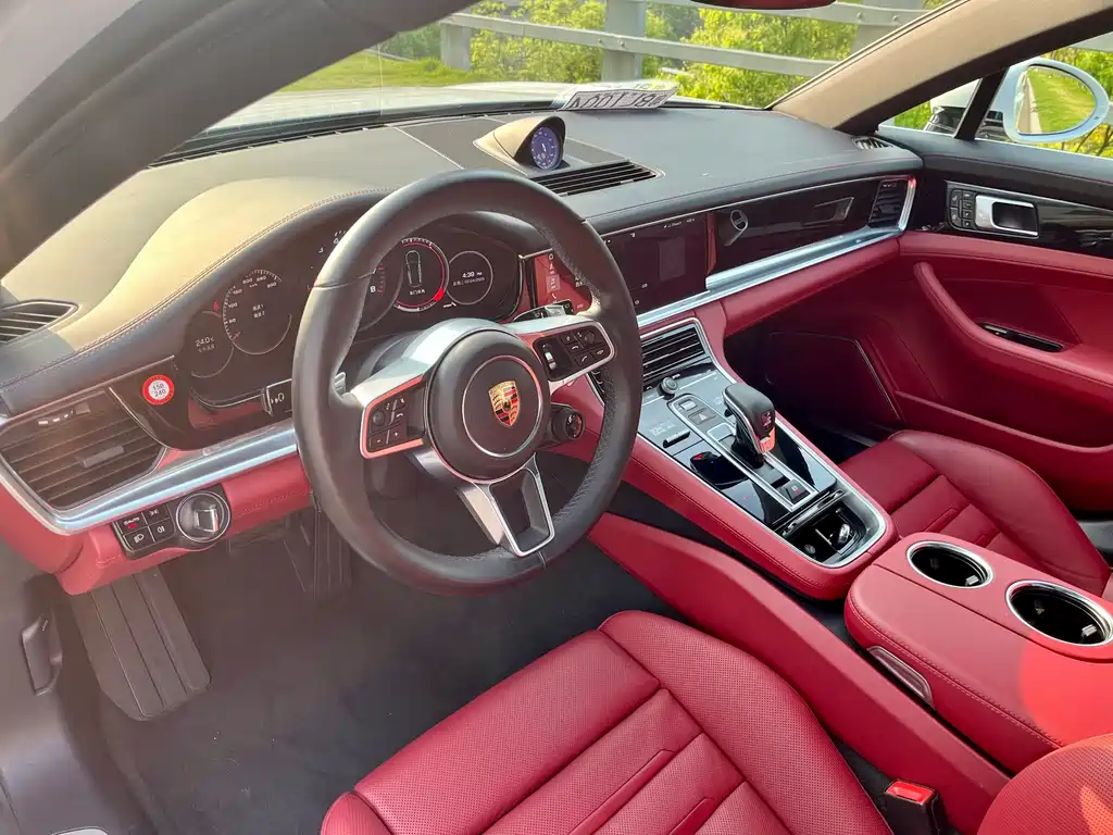 Porsche Panamera 2019 — фото 9