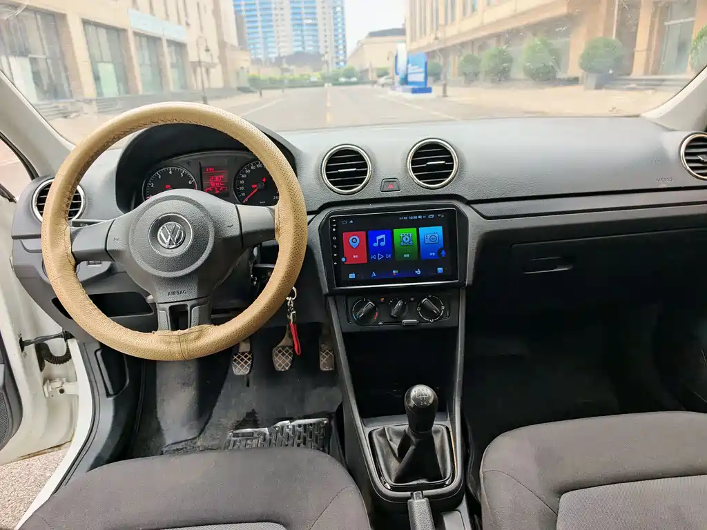 Volkswagen Jetta 2015 — фото 10
