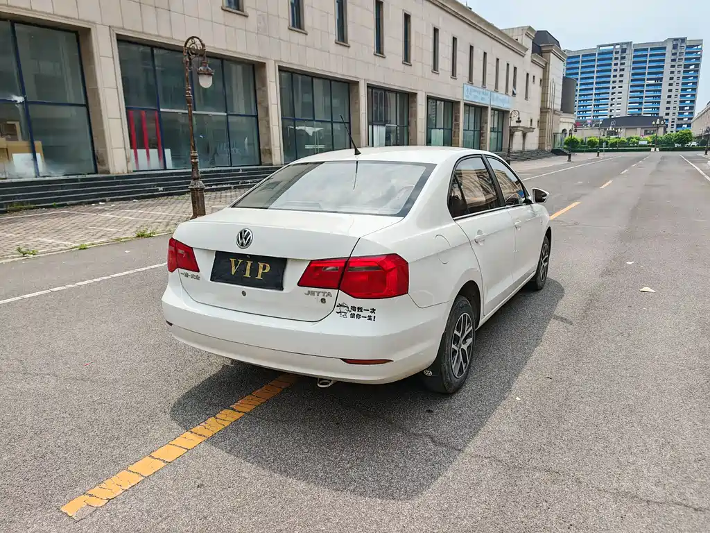 Volkswagen Jetta 2015 — фото 15
