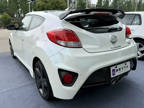 Hyundai Veloster 2012