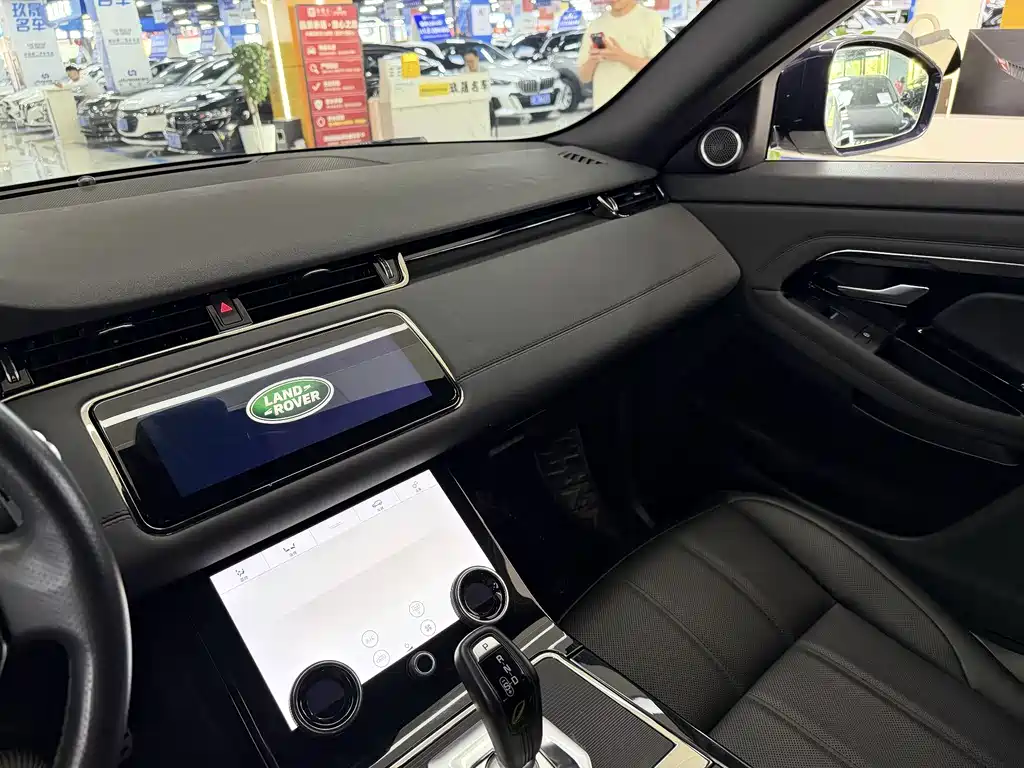 Land Rover Evoque 2021 — фото 13