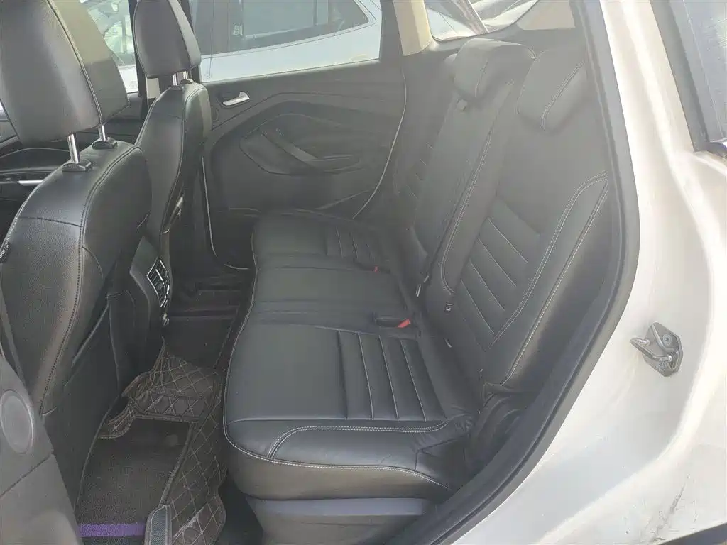 Ford Kuga 2015 — фото 17