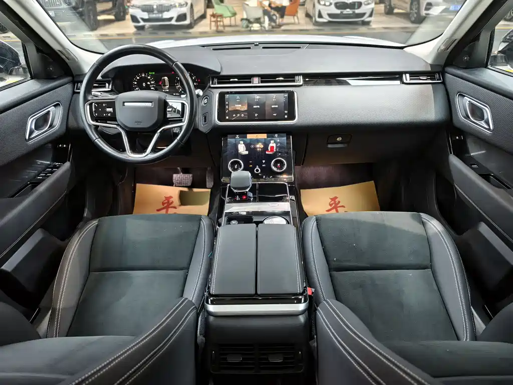 Land Rover Velar 2023 — фото 10