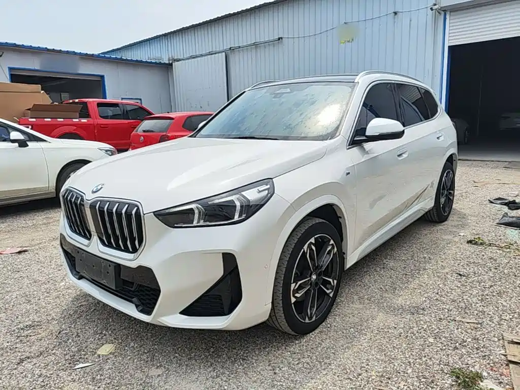 BMW X1 2023 — фото 1