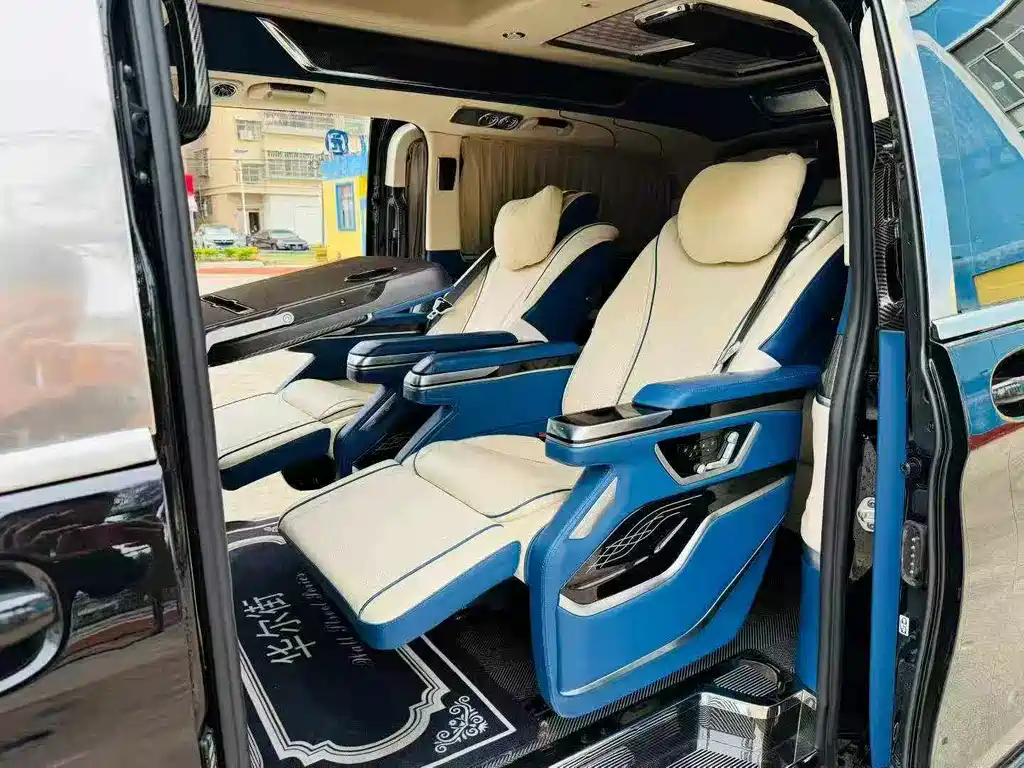 Mercedes-Benz Vito 2023 — фото 4