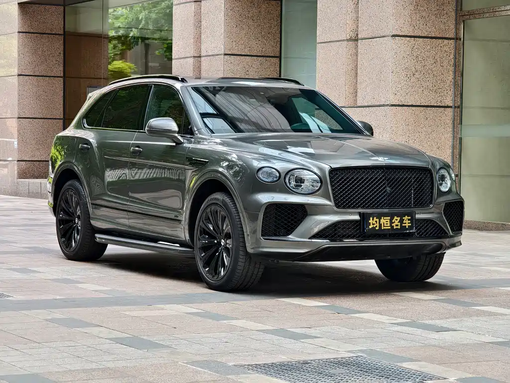 Bentley Bentayga 2023 — фото 1