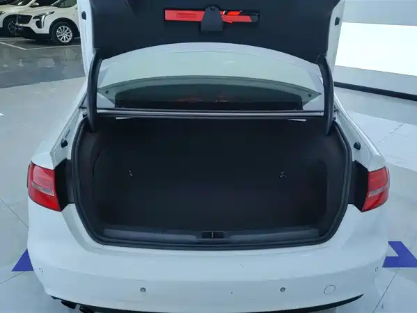 Audi A4L 2016